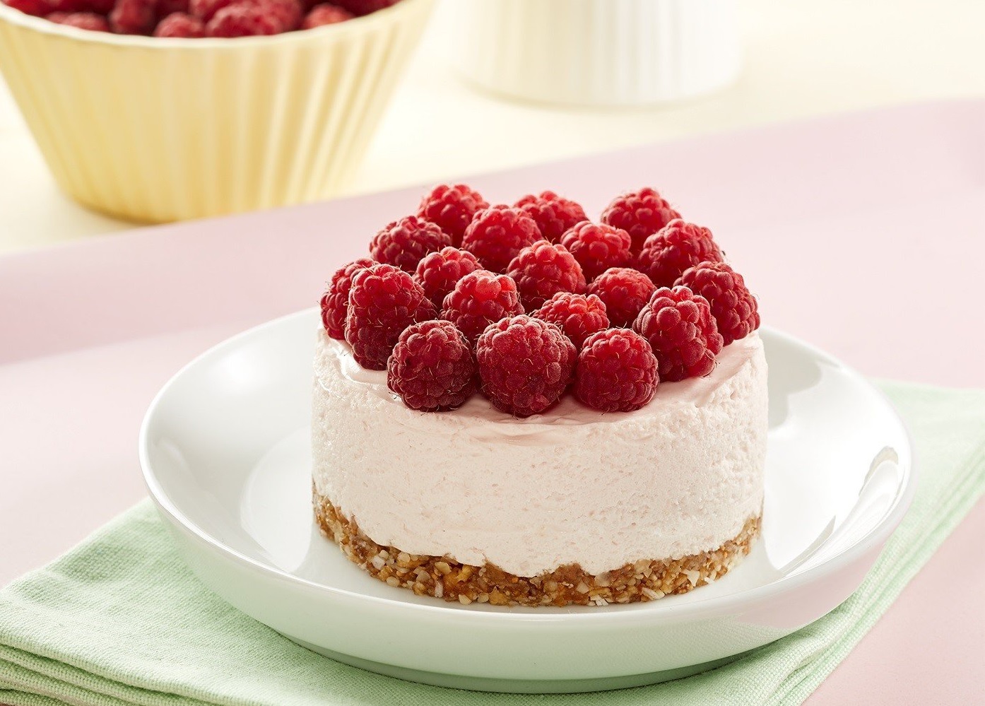 Bánh kem có mức calo khá cao nên chỉ cần ăn 2 miếng cũng khiến thừa năng lượng